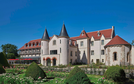 Vivez l’automne au Château Saint Jean à Montluçon : luxe, gastronomie et détente