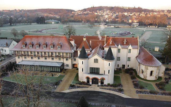 Séjour d’automne au Château Saint Jean Montluçon : spa, gastronomie et détente en Auvergne